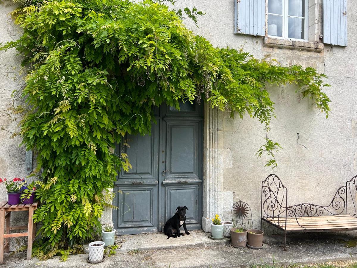 Bed and Breakfast Le Loriot à Champagne-et-Fontaine Extérieur photo