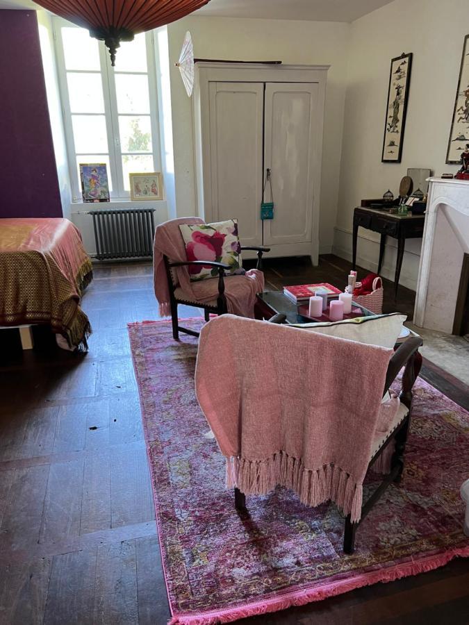Bed and Breakfast Le Loriot à Champagne-et-Fontaine Extérieur photo